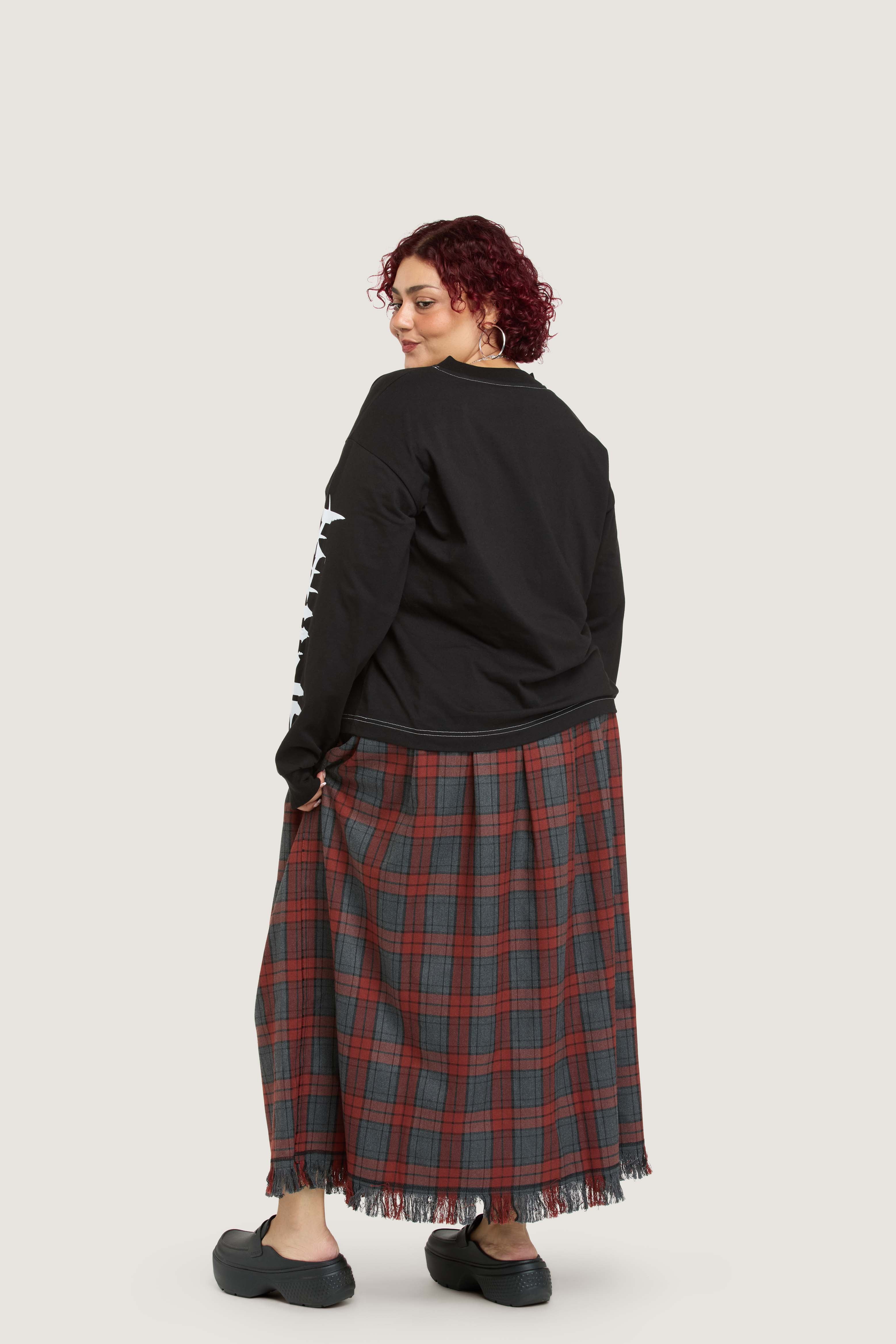 Skull LS Tee - Black - Image 4